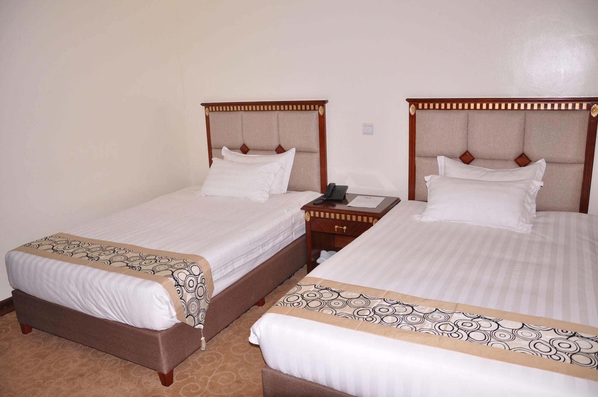 קיגאלי Great Seasons Hotel מראה חיצוני תמונה